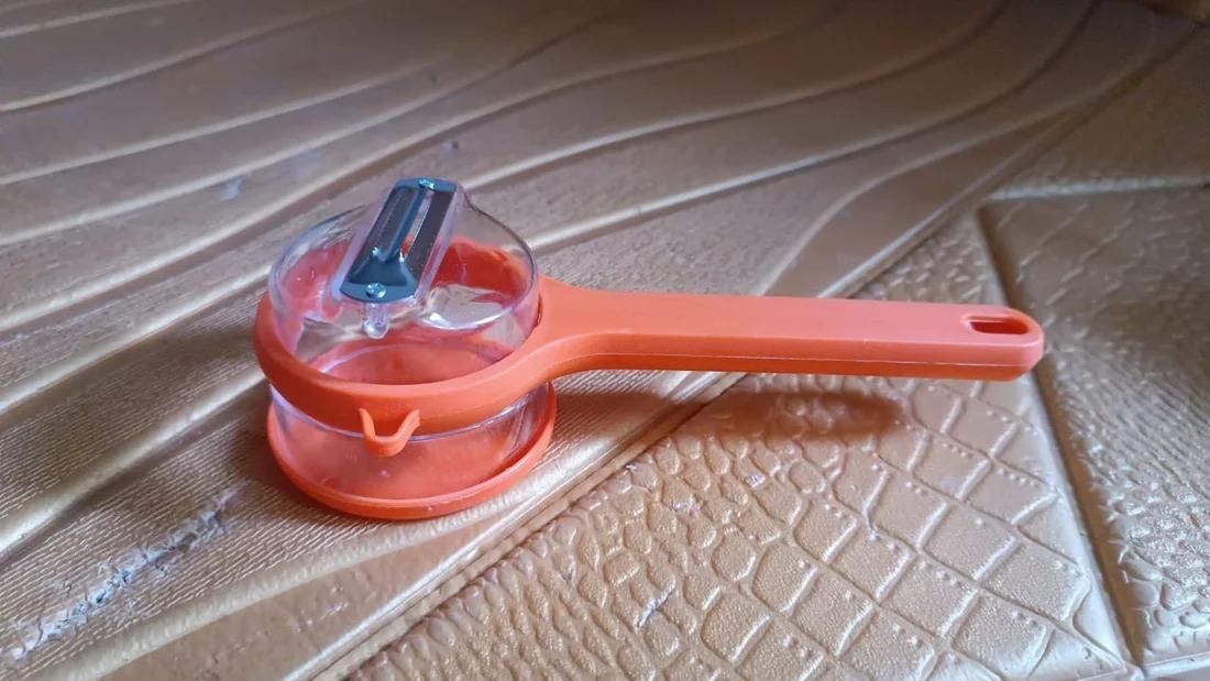 Premium Peeler with Built-In Storage Box